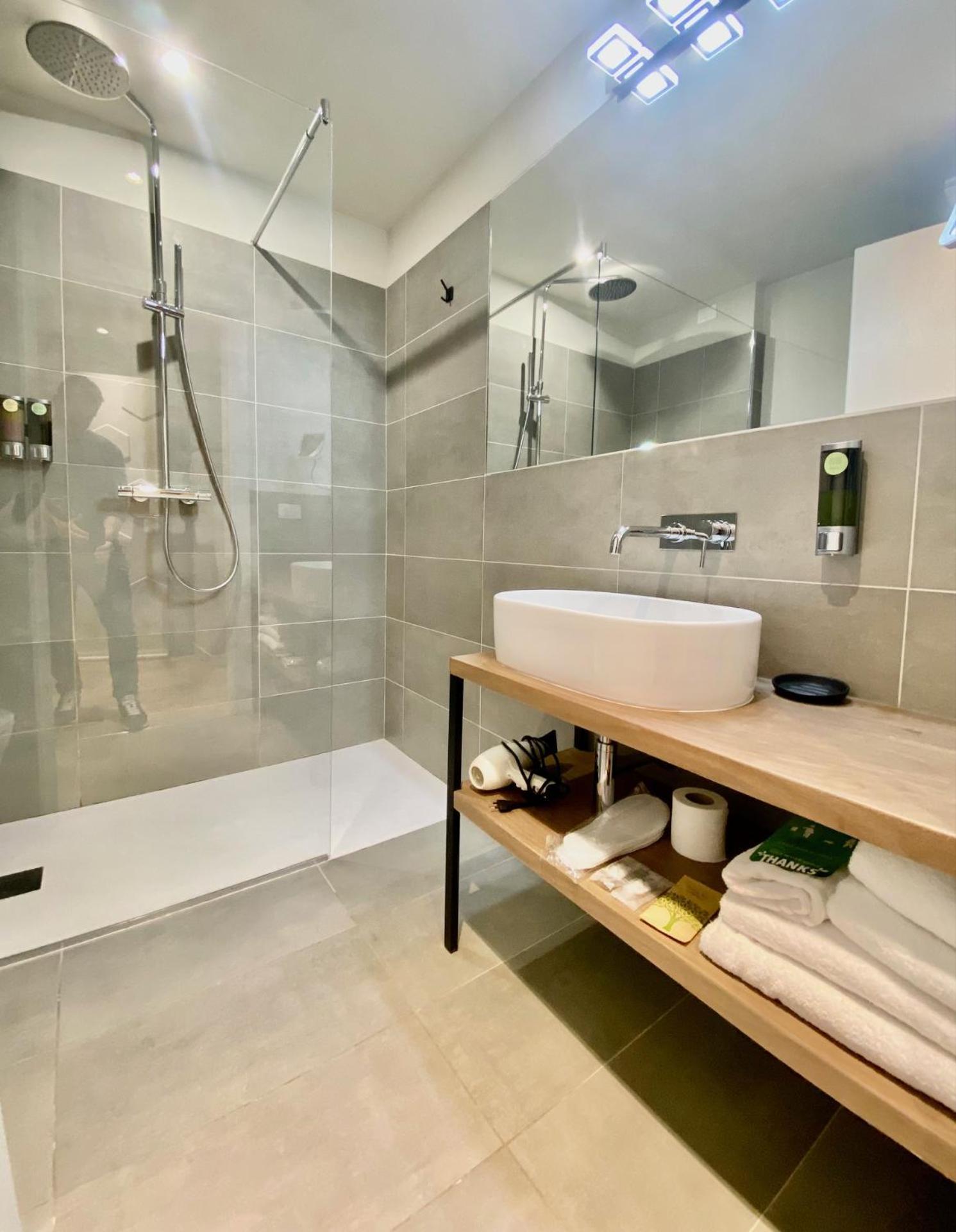 Malvezzi24 Boutique Rooms Desenzano del Garda Buitenkant foto