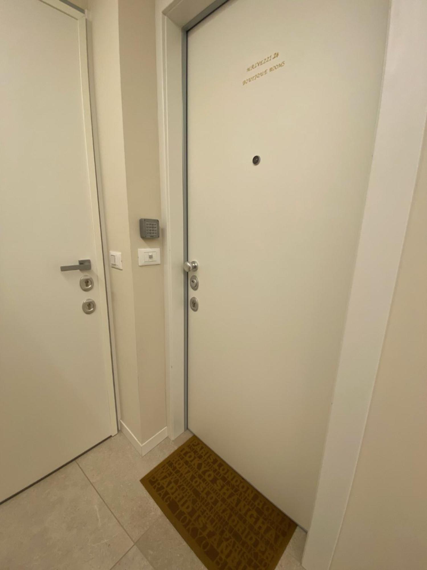 Malvezzi24 Boutique Rooms Desenzano del Garda Buitenkant foto