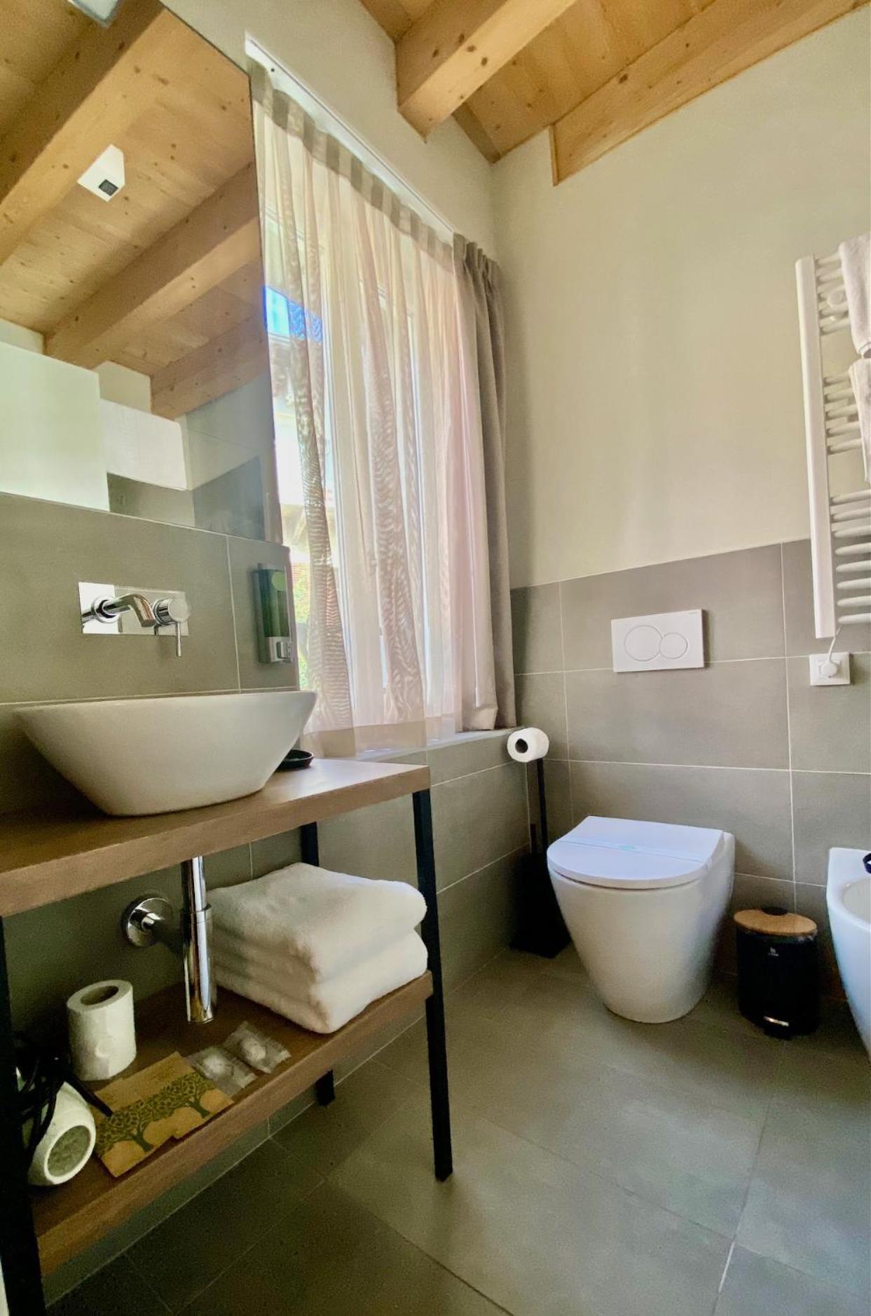 Malvezzi24 Boutique Rooms Desenzano del Garda Buitenkant foto